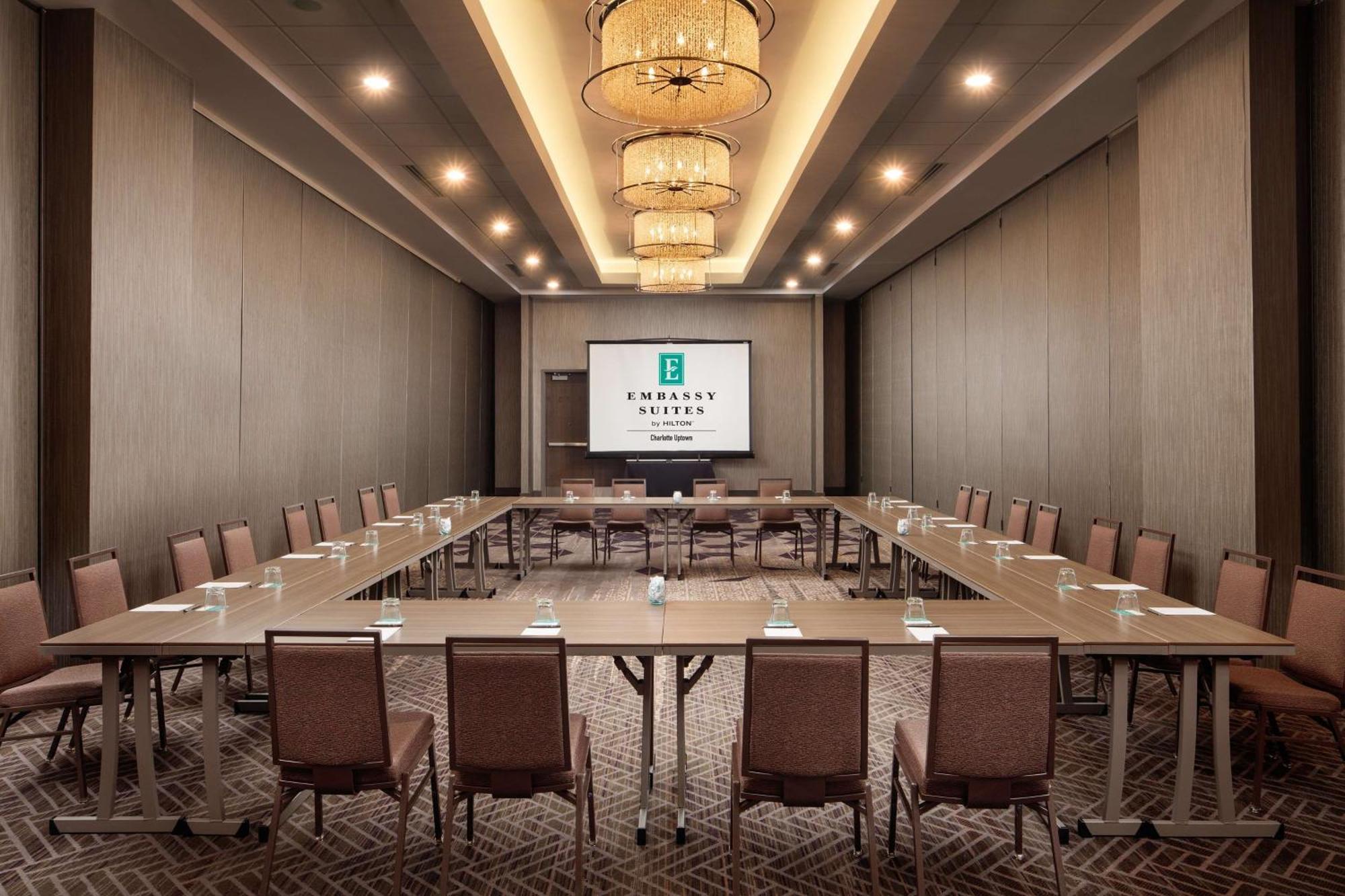 Embassy Suites By Hilton Charlotte Uptown מראה חיצוני תמונה