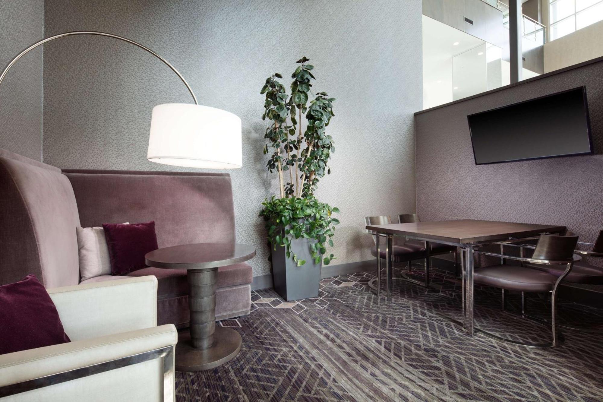 Embassy Suites By Hilton Charlotte Uptown מראה חיצוני תמונה