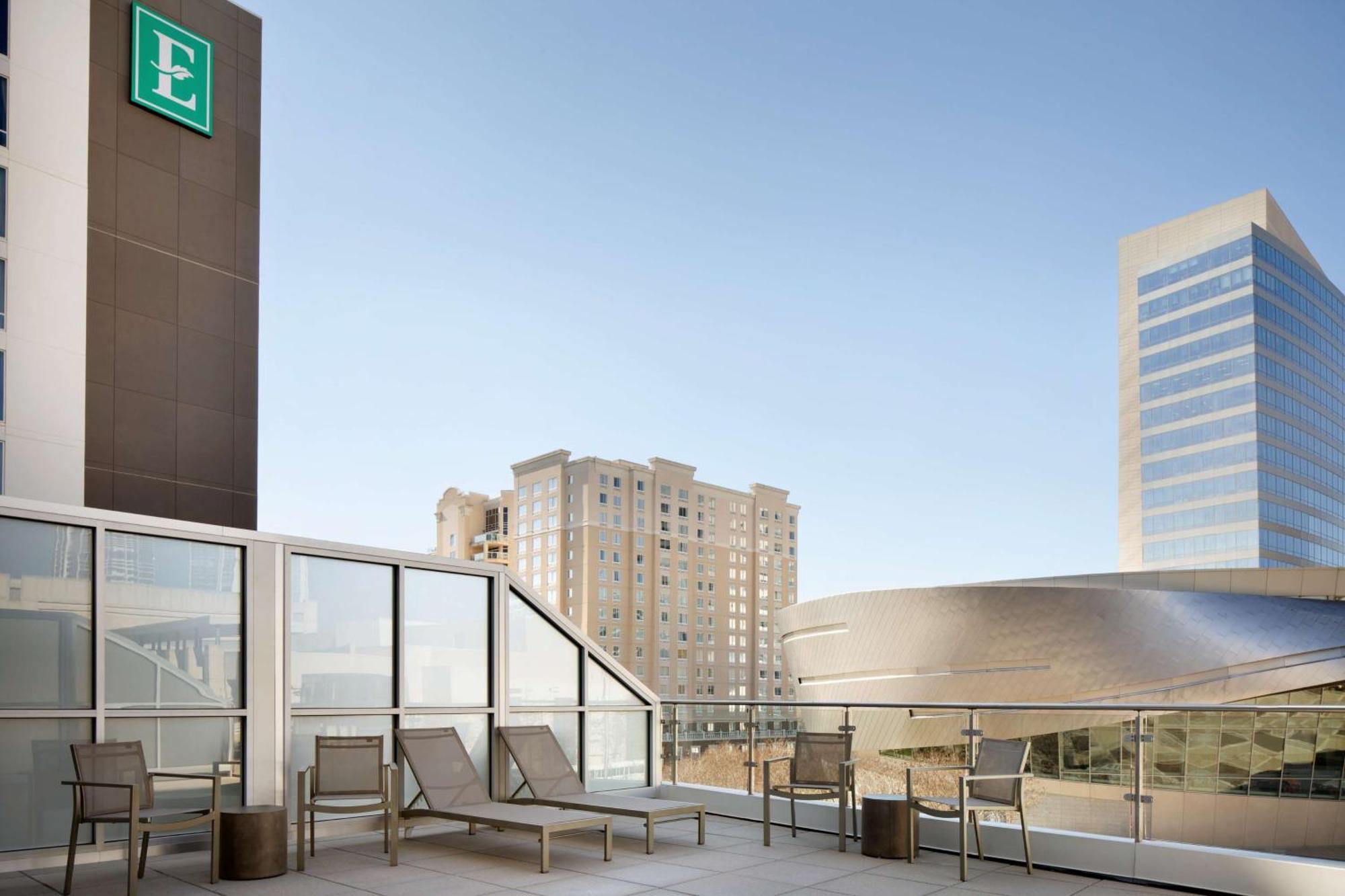 Embassy Suites By Hilton Charlotte Uptown מראה חיצוני תמונה